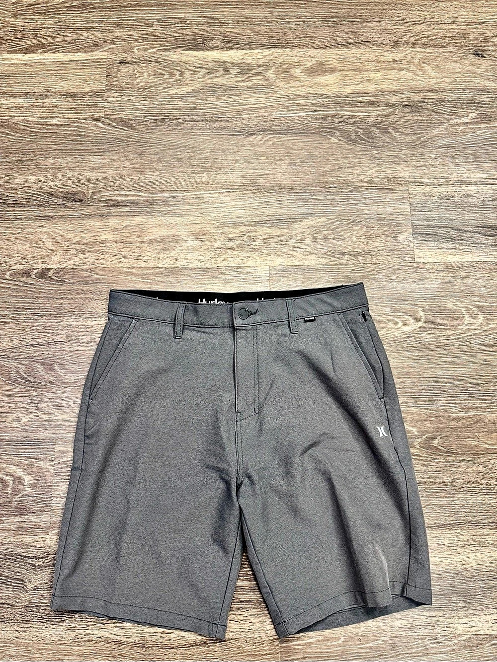 Hurley Men’s Gray Hybrid Walk Shorts Size 34 Stretch Quick Dry 9” Inseam